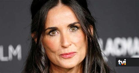 demie moore nue|Demi Moore, aos 56, posa nua depois de três décadas para capa。